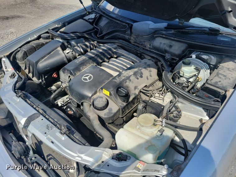 image for item KB9020 2001 Mercedes E320 