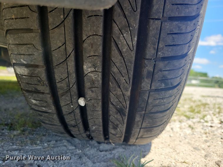 image for item KB9020 2001 Mercedes E320 