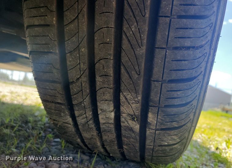 image for item KB9020 2001 Mercedes E320 