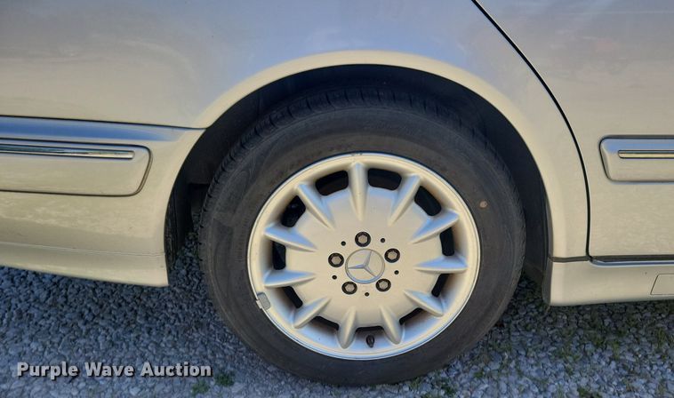 image for item KB9020 2001 Mercedes E320 