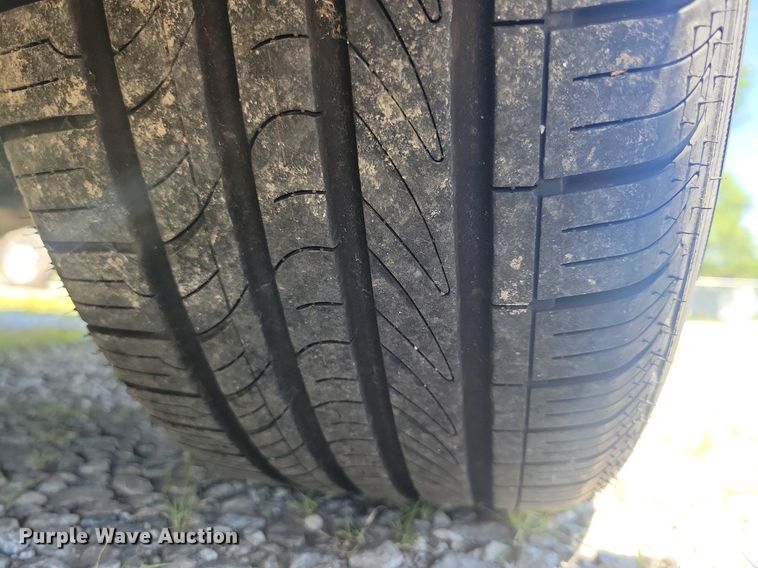 image for item KB9020 2001 Mercedes E320 