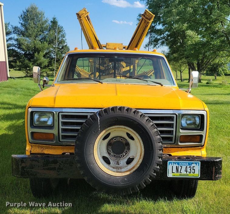 image for item KB9022 1985 Ford F350 pickup truck cab and chassis with tree spade