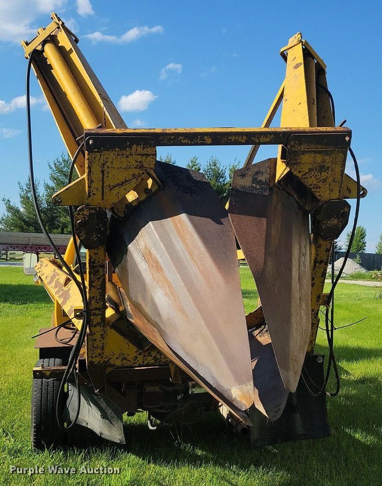 image for item KB9022 1985 Ford F350 pickup truck cab and chassis with tree spade