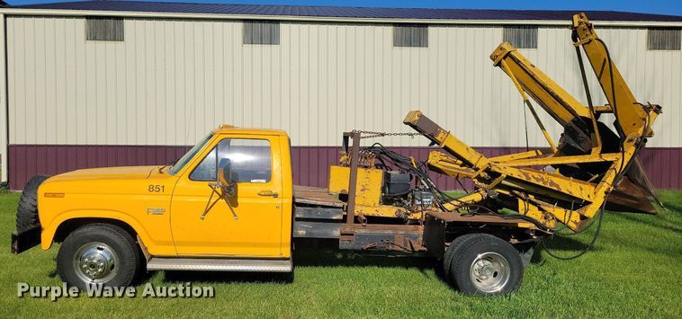 image for item KB9022 1985 Ford F350 pickup truck cab and chassis with tree spade