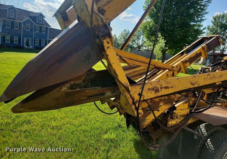 image for item KB9022 1985 Ford F350 pickup truck cab and chassis with tree spade