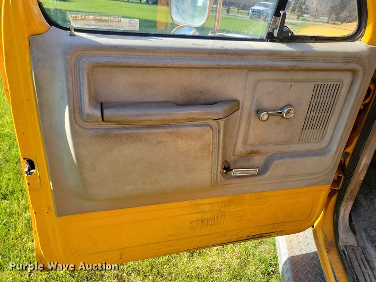 image for item KB9022 1985 Ford F350 pickup truck cab and chassis with tree spade