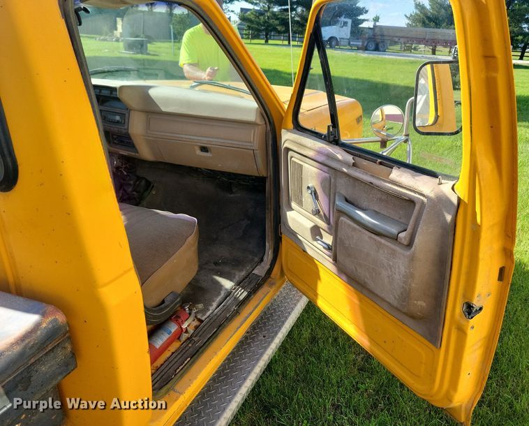 image for item KB9022 1985 Ford F350 pickup truck cab and chassis with tree spade