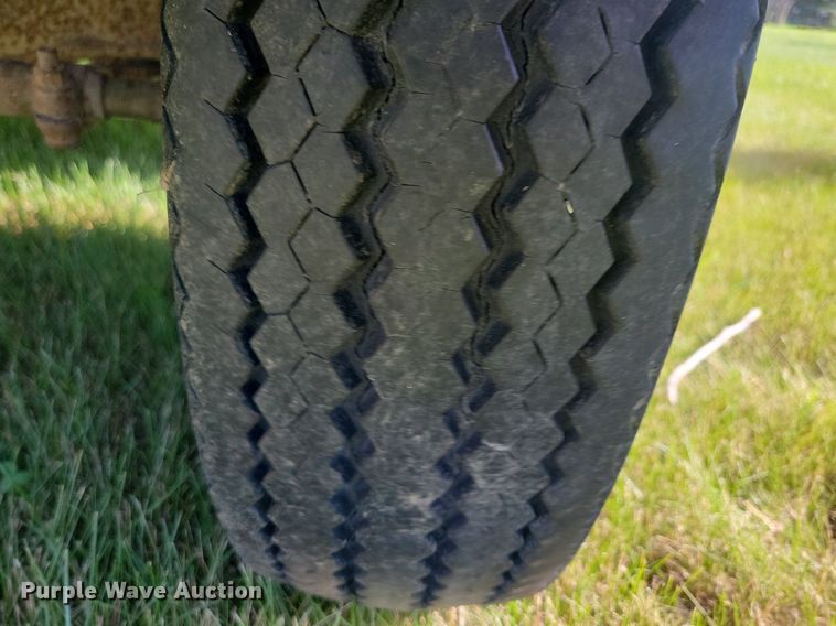 image for item KB9022 1985 Ford F350 pickup truck cab and chassis with tree spade