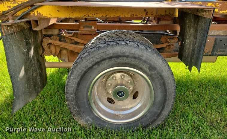 image for item KB9022 1985 Ford F350 pickup truck cab and chassis with tree spade