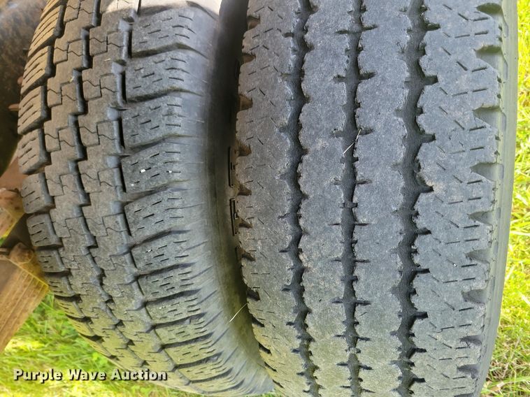 image for item KB9022 1985 Ford F350 pickup truck cab and chassis with tree spade