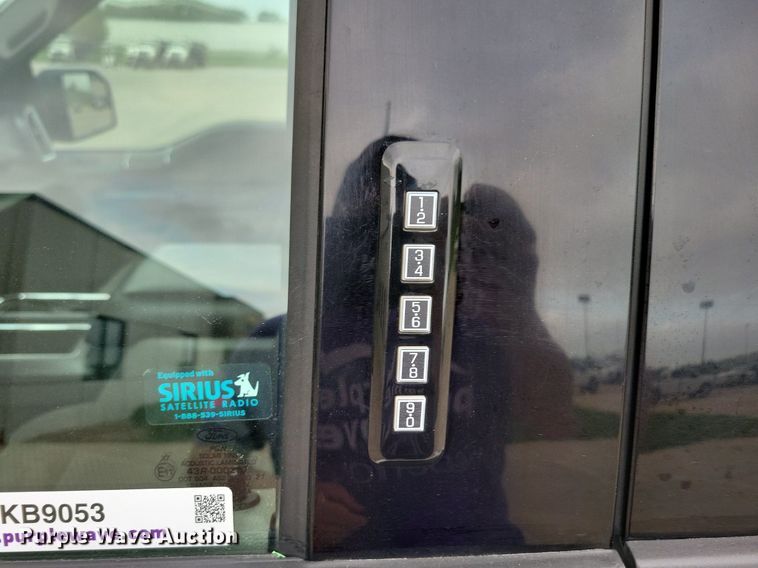 image for item KB9053 2017 Ford F150 Crew Cab pickup truck