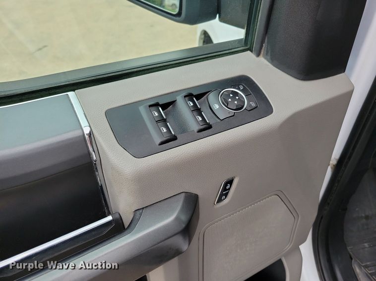 image for item KB9053 2017 Ford F150 Crew Cab pickup truck