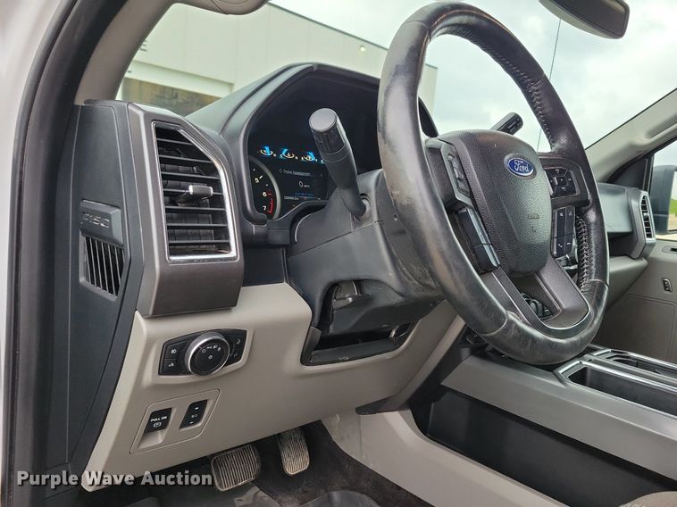 image for item KB9053 2017 Ford F150 Crew Cab pickup truck