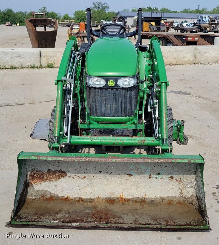 image for item KB9057 2007 John Deere 3320 MFWD tractor