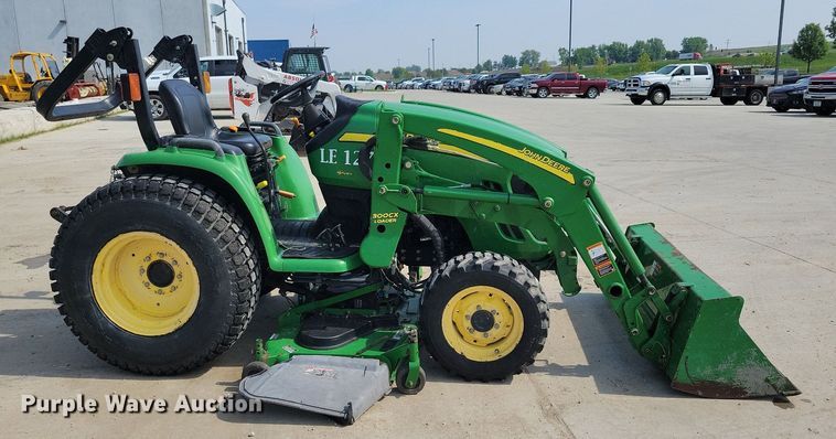 image for item KB9057 2007 John Deere 3320 MFWD tractor