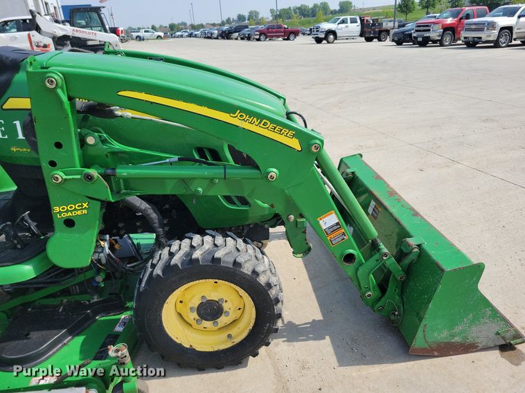 image for item KB9057 2007 John Deere 3320 MFWD tractor