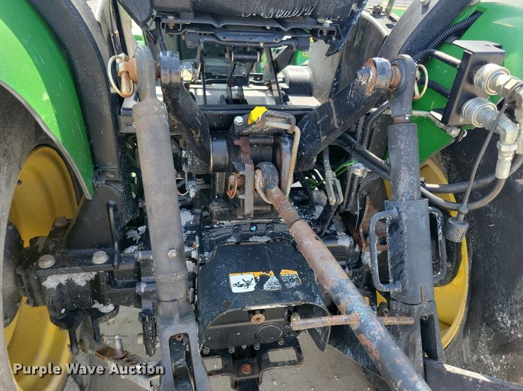 image for item KB9057 2007 John Deere 3320 MFWD tractor