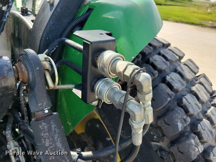 image for item KB9057 2007 John Deere 3320 MFWD tractor