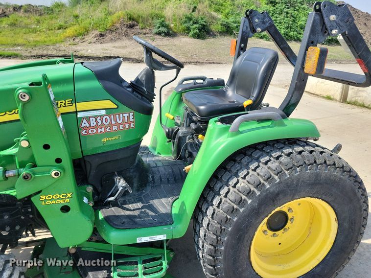 image for item KB9057 2007 John Deere 3320 MFWD tractor