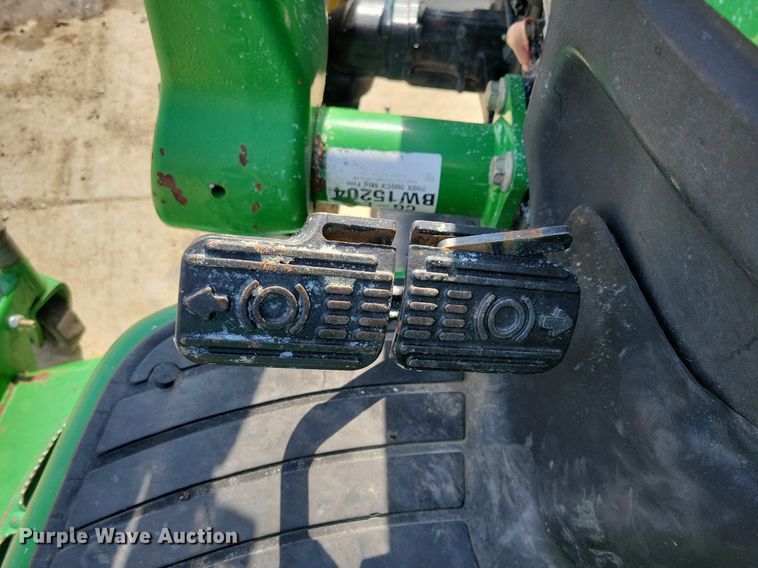 image for item KB9057 2007 John Deere 3320 MFWD tractor