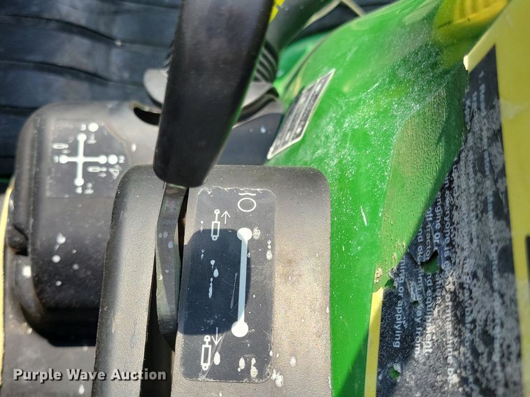 image for item KB9057 2007 John Deere 3320 MFWD tractor