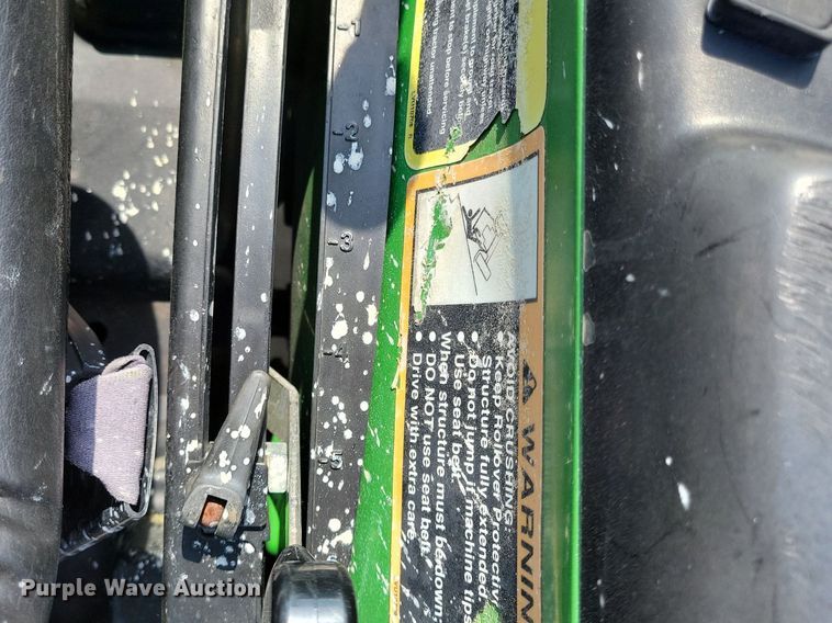 image for item KB9057 2007 John Deere 3320 MFWD tractor