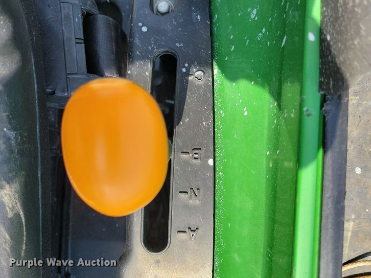 image for item KB9057 2007 John Deere 3320 MFWD tractor