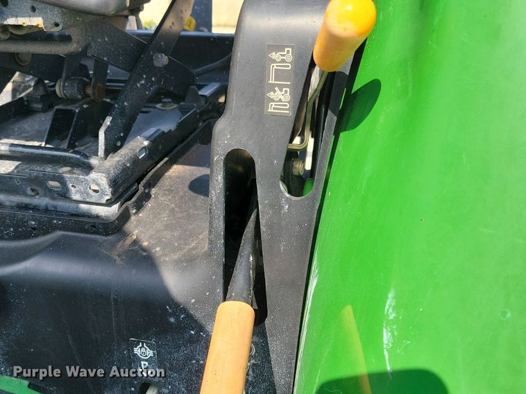 image for item KB9057 2007 John Deere 3320 MFWD tractor