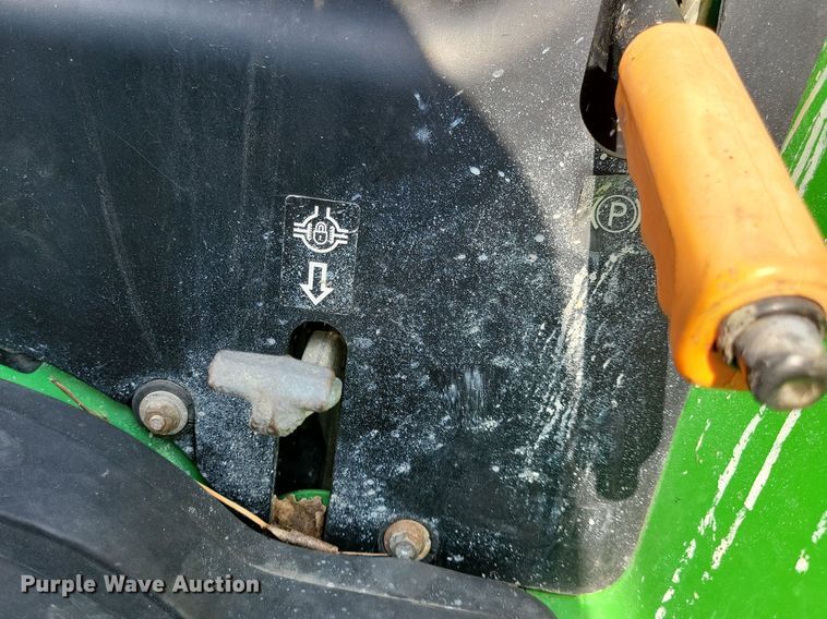 image for item KB9057 2007 John Deere 3320 MFWD tractor