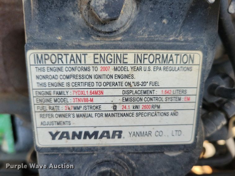 image for item KB9057 2007 John Deere 3320 MFWD tractor