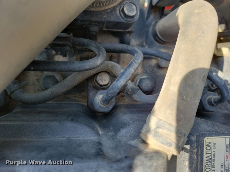 image for item KB9057 2007 John Deere 3320 MFWD tractor