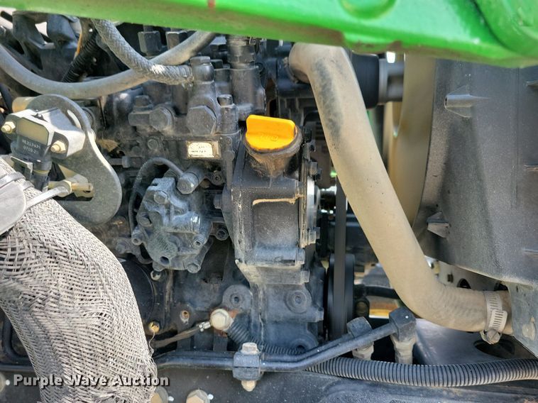 image for item KB9057 2007 John Deere 3320 MFWD tractor