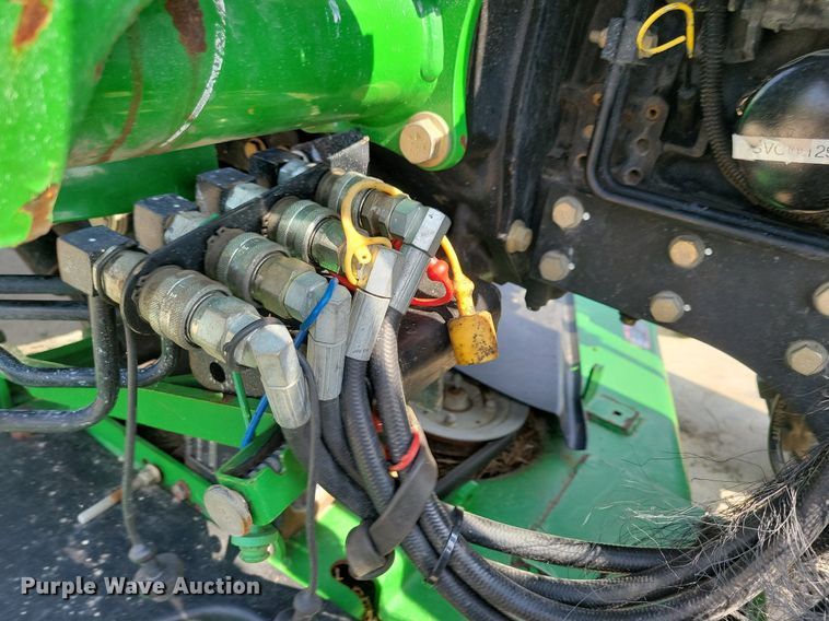 image for item KB9057 2007 John Deere 3320 MFWD tractor