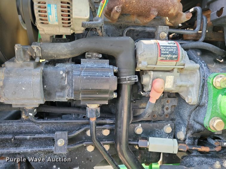 image for item KB9057 2007 John Deere 3320 MFWD tractor