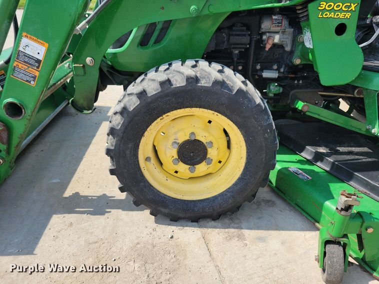 image for item KB9057 2007 John Deere 3320 MFWD tractor
