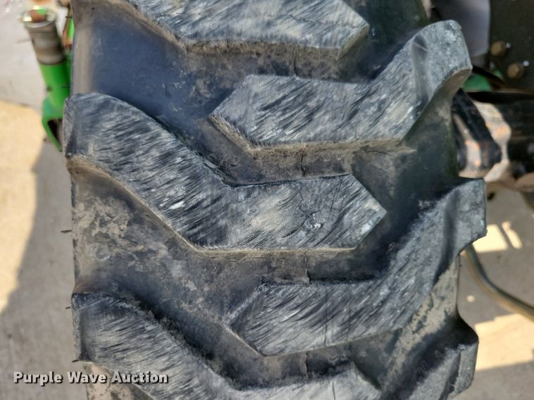 image for item KB9057 2007 John Deere 3320 MFWD tractor