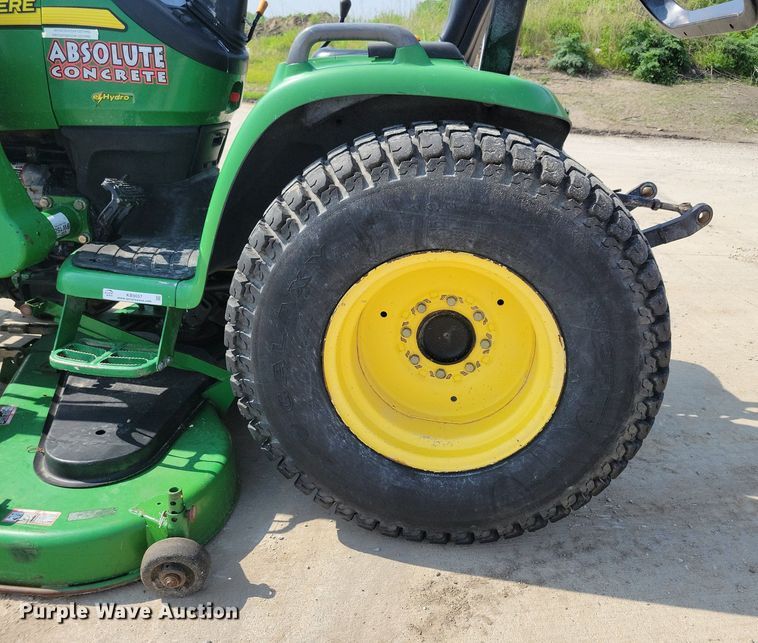 image for item KB9057 2007 John Deere 3320 MFWD tractor