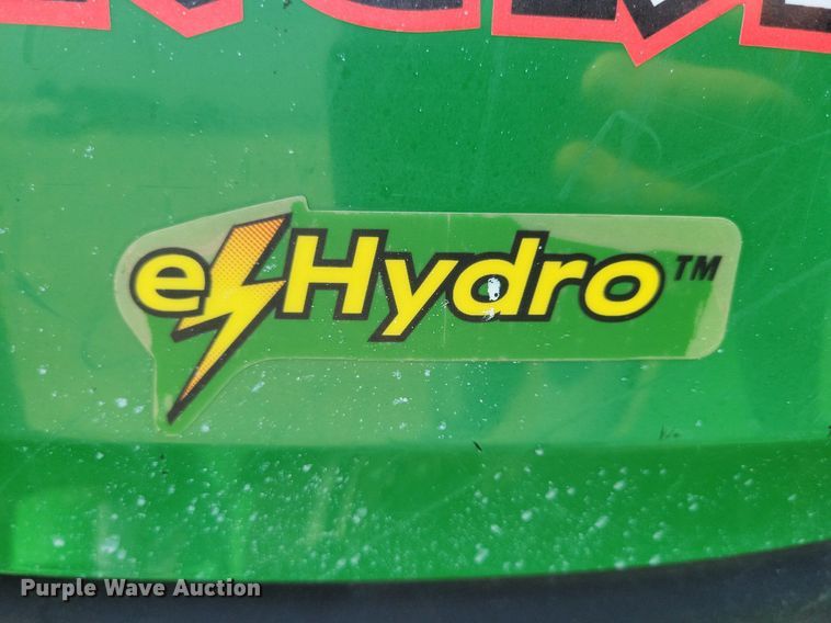 image for item KB9057 2007 John Deere 3320 MFWD tractor