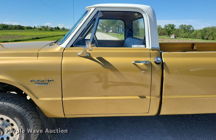 image for item KB9060 1970 Chevrolet  K10 pickup truck