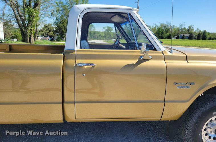 image for item KB9060 1970 Chevrolet  K10 pickup truck