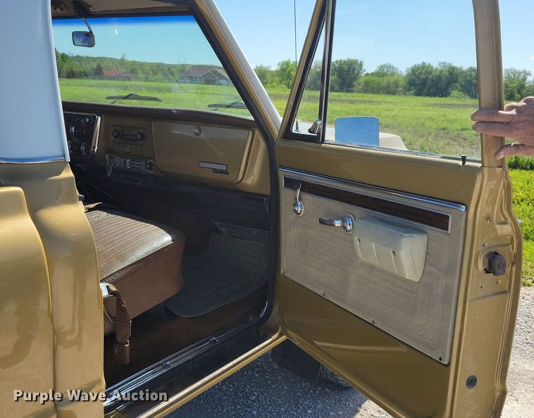 image for item KB9060 1970 Chevrolet  K10 pickup truck