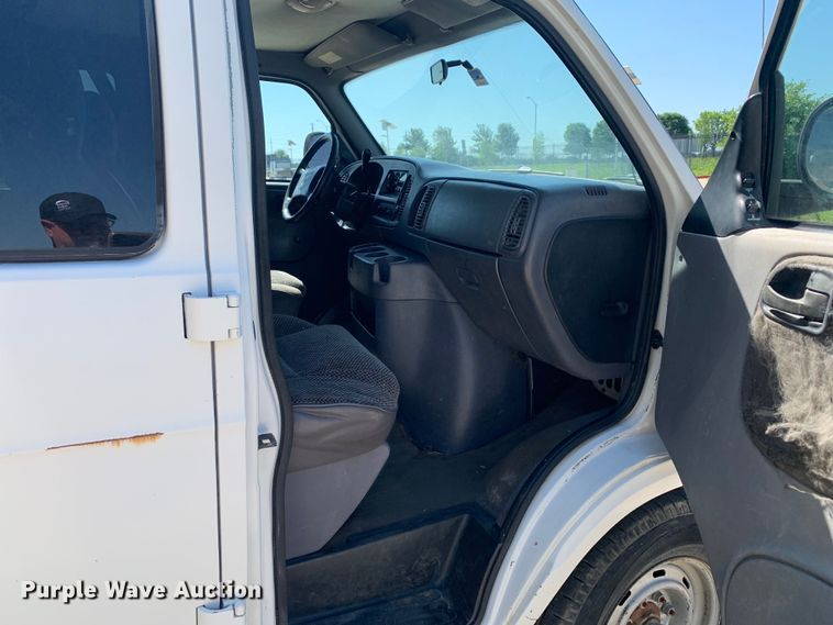 image for item KX9997 1998 Dodge Ram 3500 van