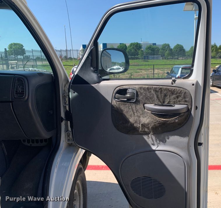 image for item KX9997 1998 Dodge Ram 3500 van