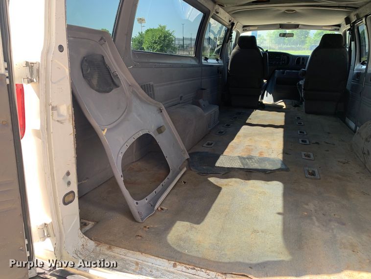 image for item KX9997 1998 Dodge Ram 3500 van