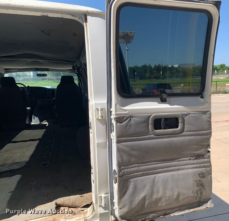 image for item KX9997 1998 Dodge Ram 3500 van