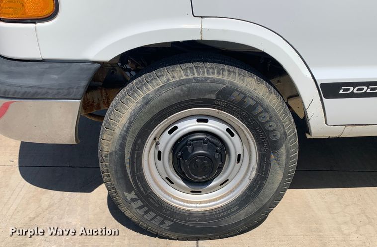 image for item KX9997 1998 Dodge Ram 3500 van
