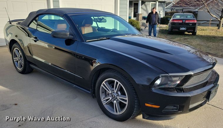 image for item LC9853 2010 Ford Mustang convertible