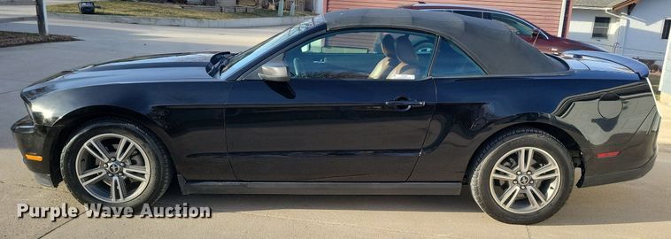 image for item LC9853 2010 Ford Mustang convertible