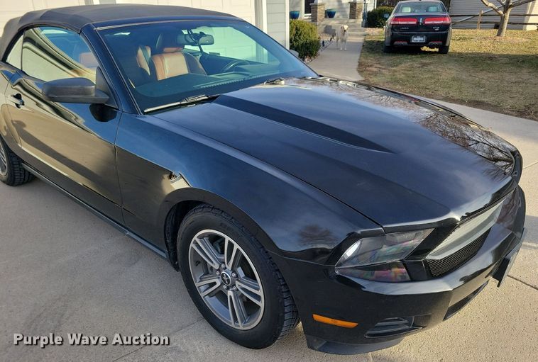image for item LC9853 2010 Ford Mustang convertible