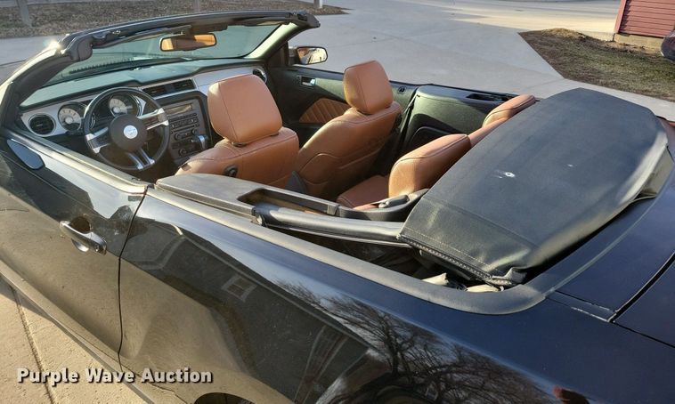 image for item LC9853 2010 Ford Mustang convertible